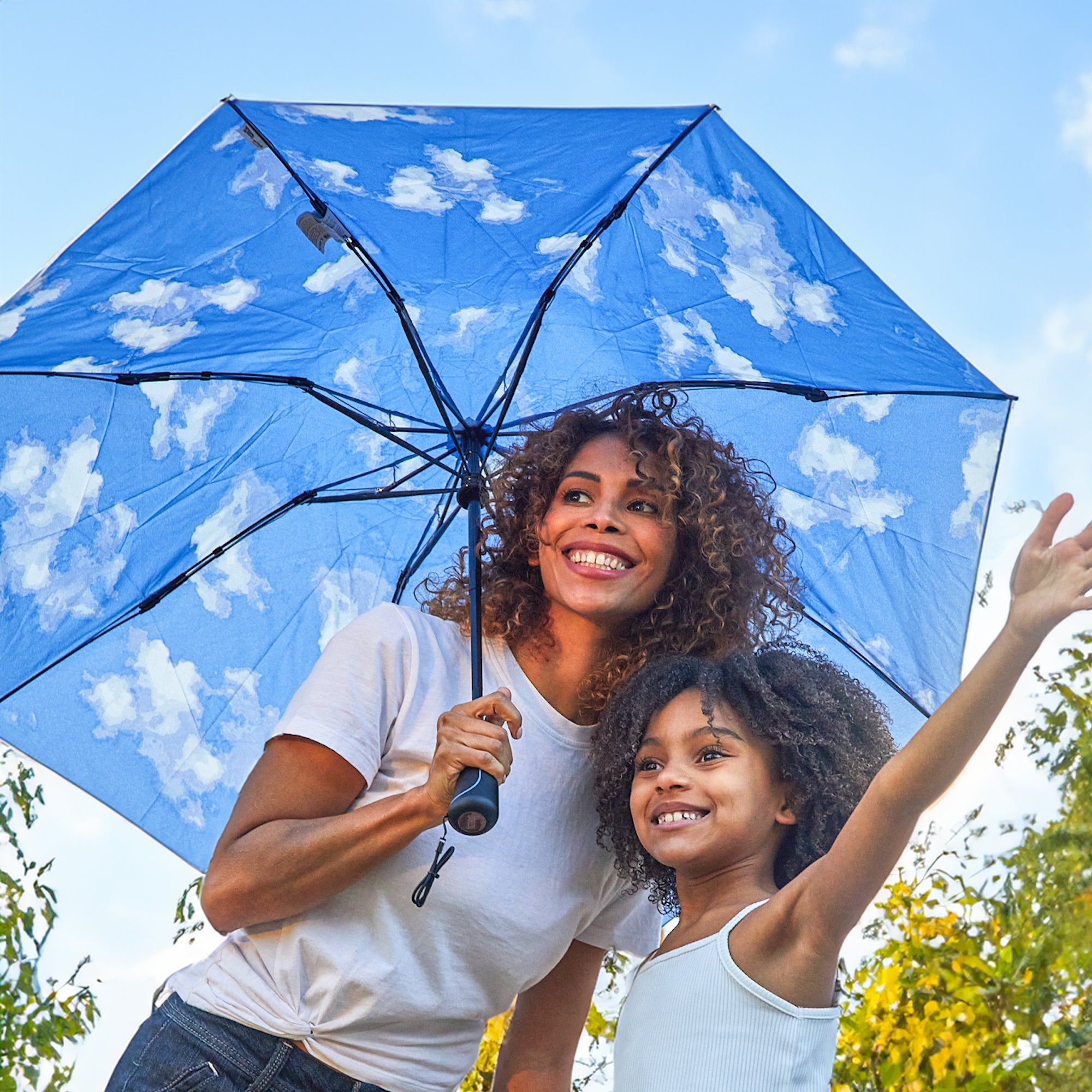 Folding Reverse-Close Umbrella with Wind Protection - Image 7