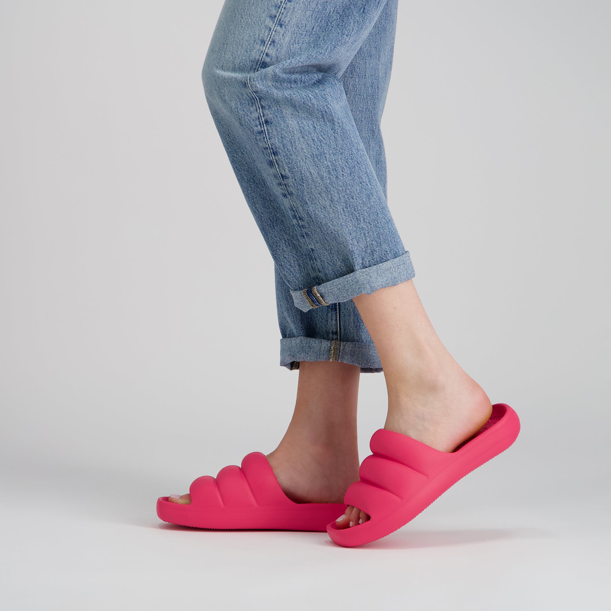 Women's Puffy Platform Slide - Image 8